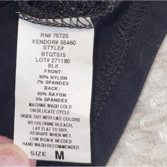 BKE Boutique Women’s Sequin Flower Black Tank Top M Biker Nightclub Goth - Picture 6 of 6